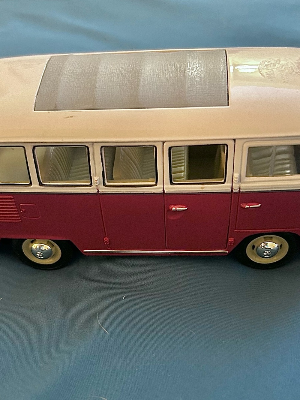 1962 Volkswagen Motorbus Red White Diecast Car Welly 3041055 1/24 Premiere